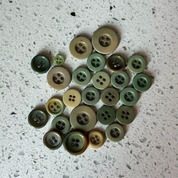 90s - Y2K Vintage Buttons Lot Green 26 Pcs Round 4 Hole DIY Art Crafting Sewing - Picture 2 of 7